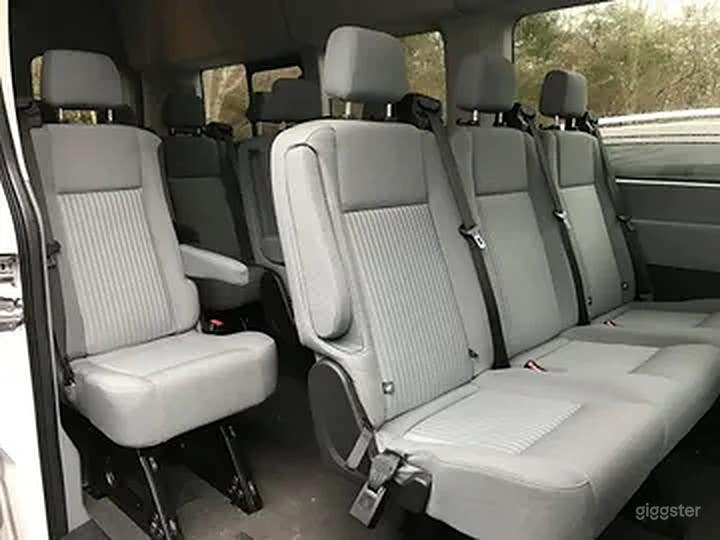 15 Pax Ford Sprinter Photo 2