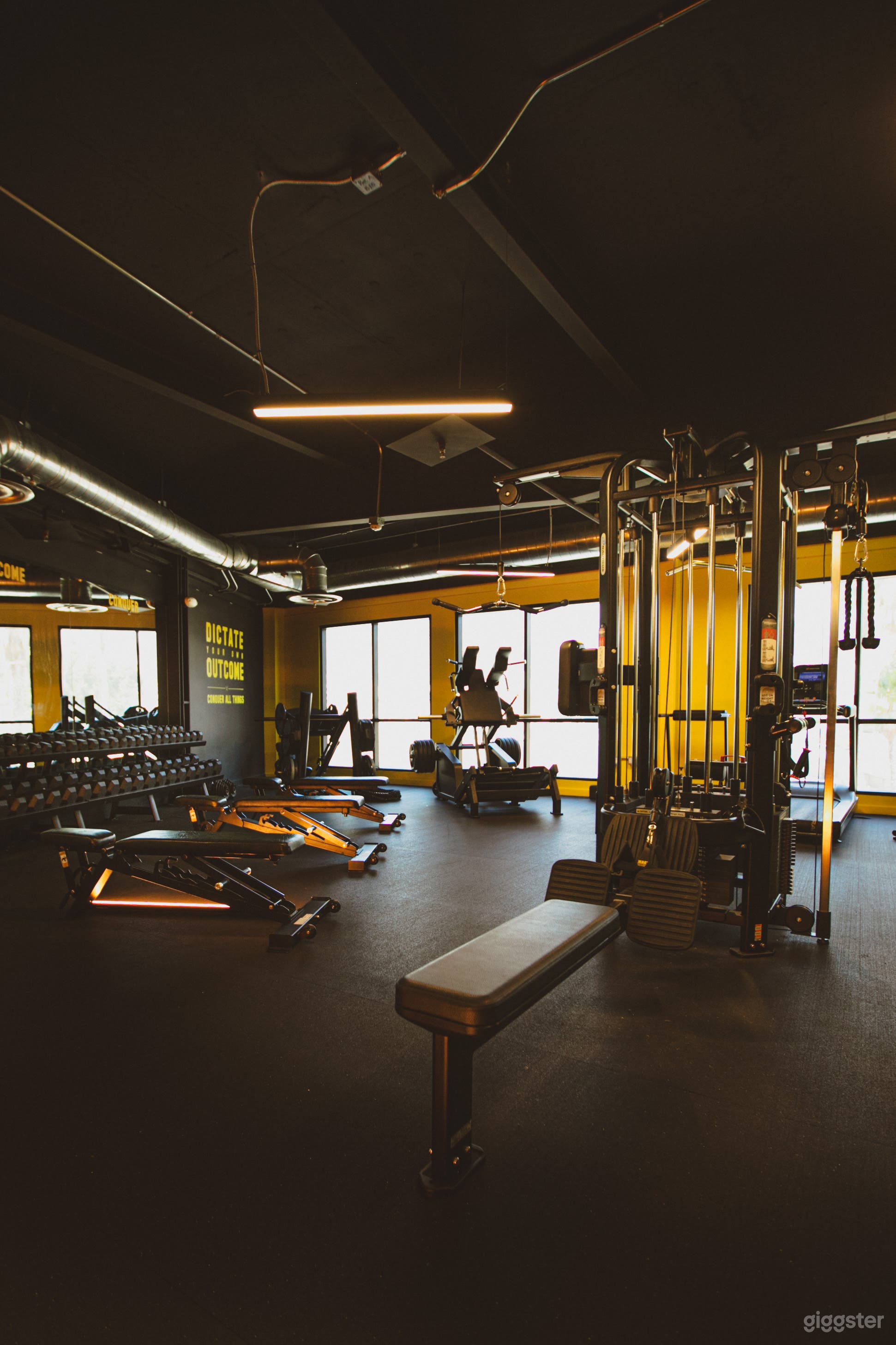 Modern Gym/Fitness Studio with Mountain Views Photo 4