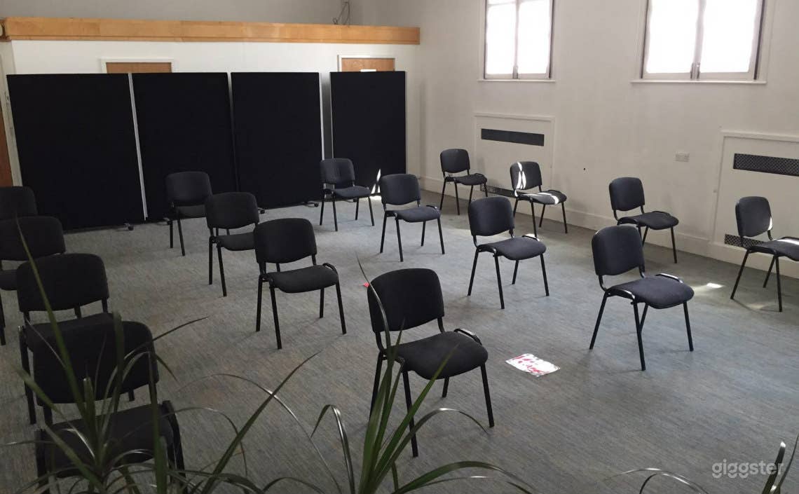 Conference Room in Bromley Photo 4