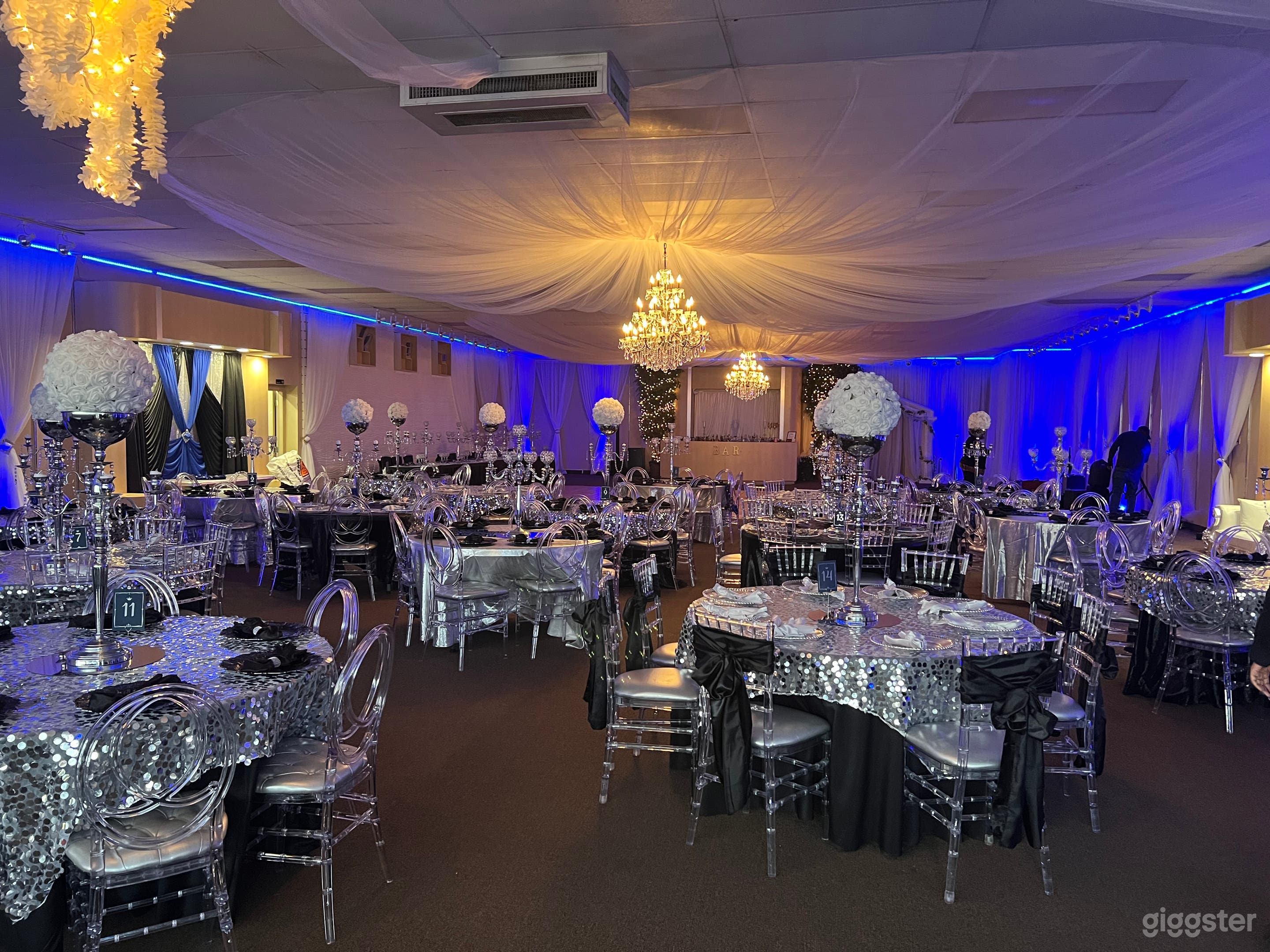 Beautiful spacious ballroom with large dance floor Photo 3