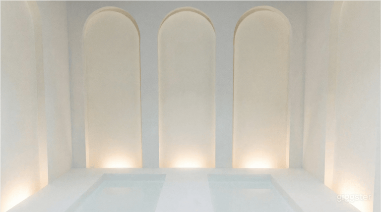  Chicago Multi‑Set Content Studio (8 Unique Looks) 