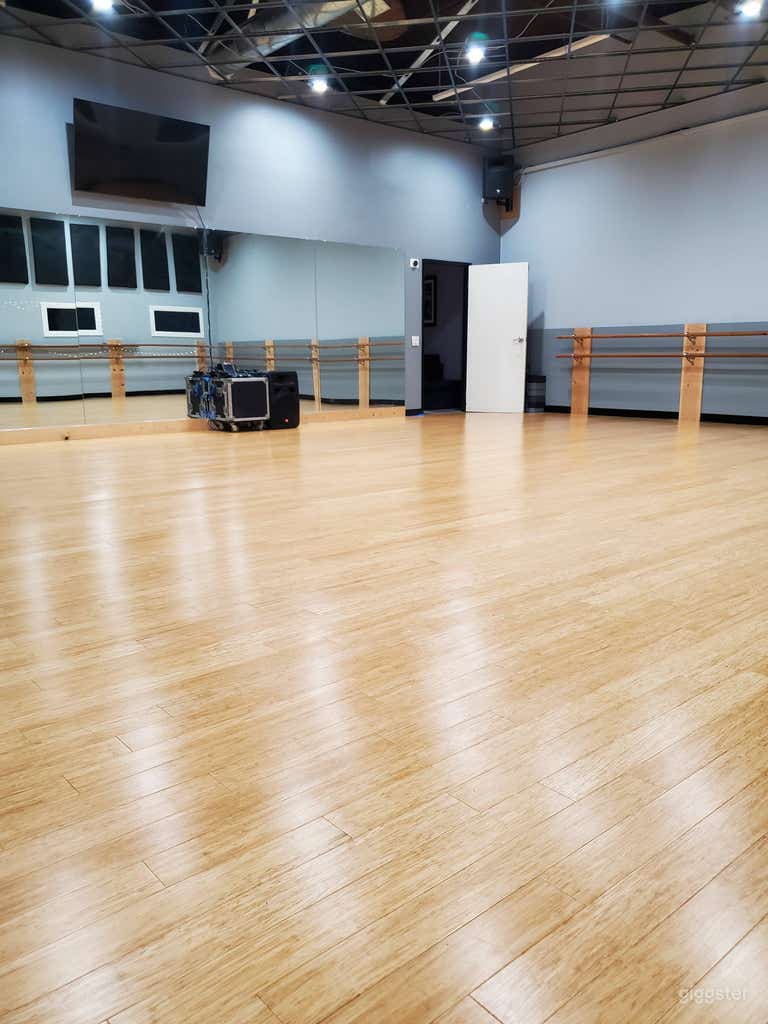  Dazzling Dance Studio in Santa Fe Springs (Entire Facility) 