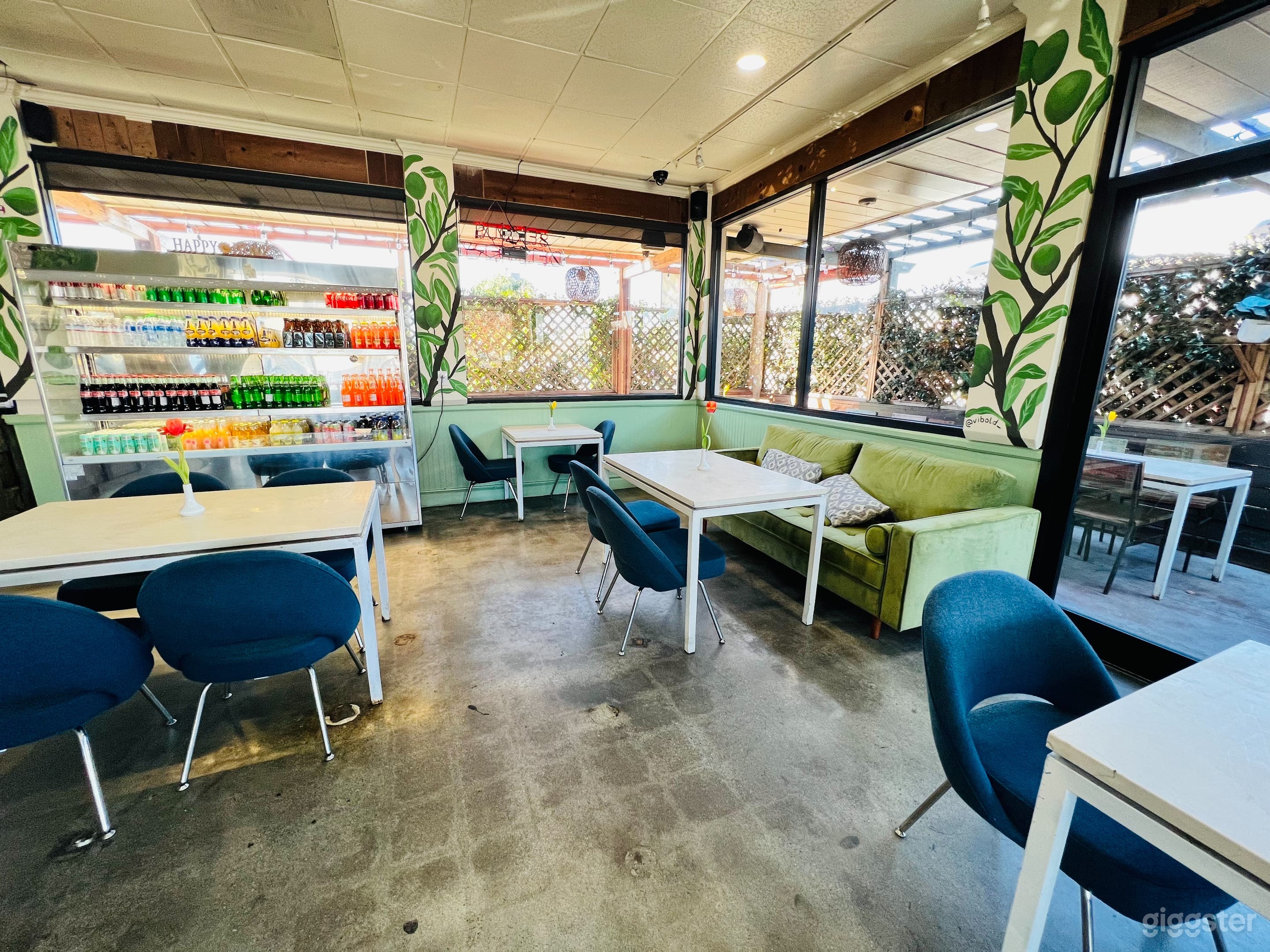 Dining Room in Mediterranean Cuisine Restaurant Photo 3