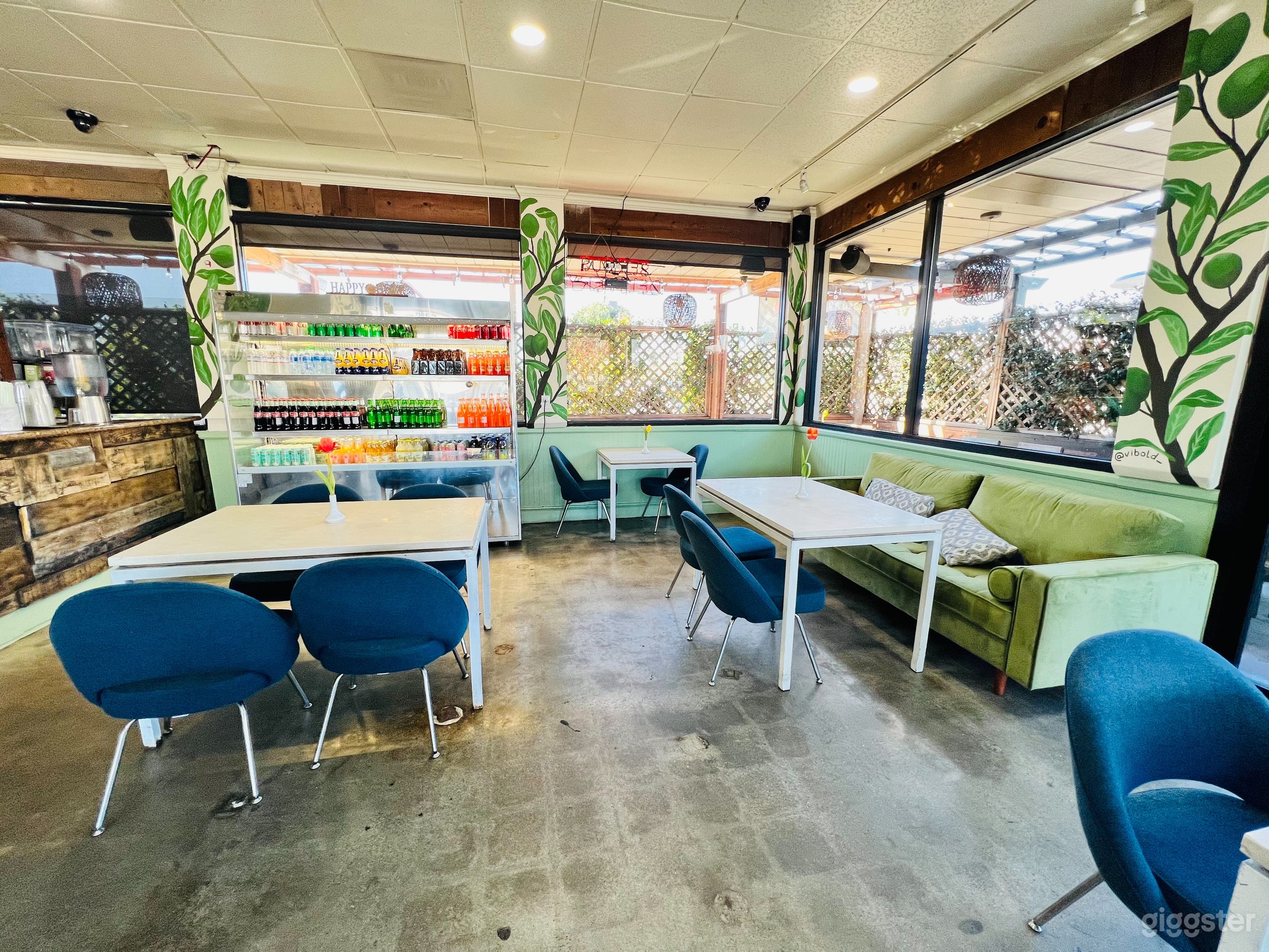 Dining Room in Mediterranean Cuisine Restaurant Photo 4