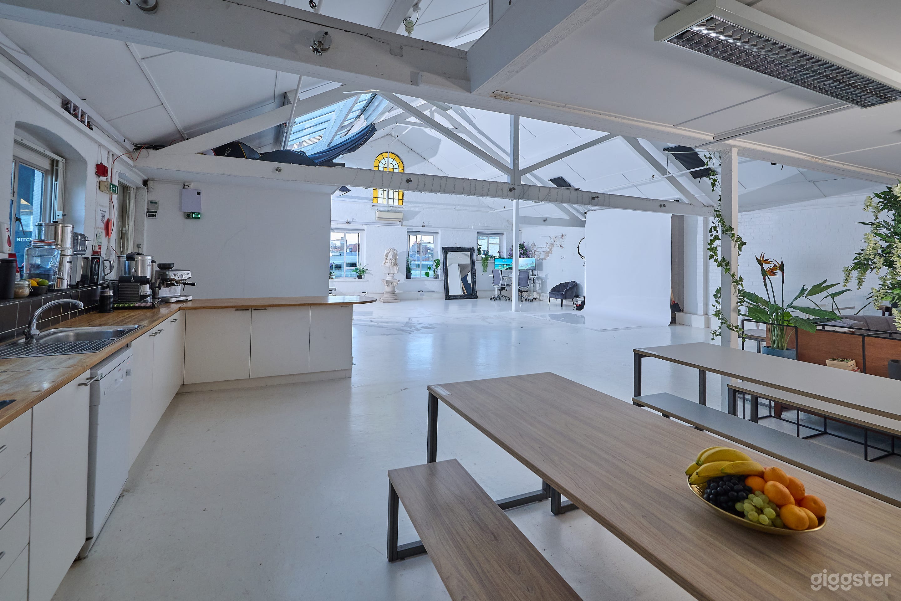 Large, versatile studio space for all creative use Photo 1