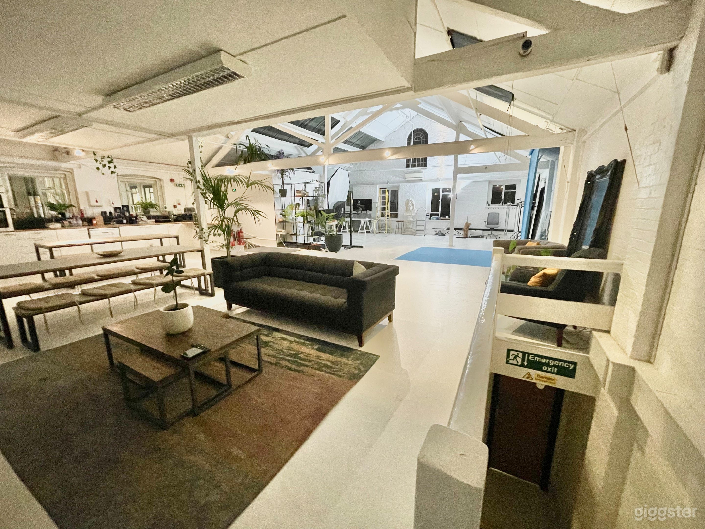 Large, versatile studio space for all creative use Photo 4