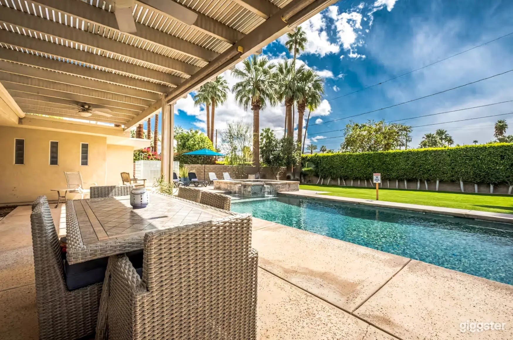 Elegant & Natural Pool Photo 3