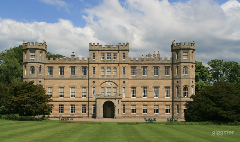  Wedderburn Castle facade 