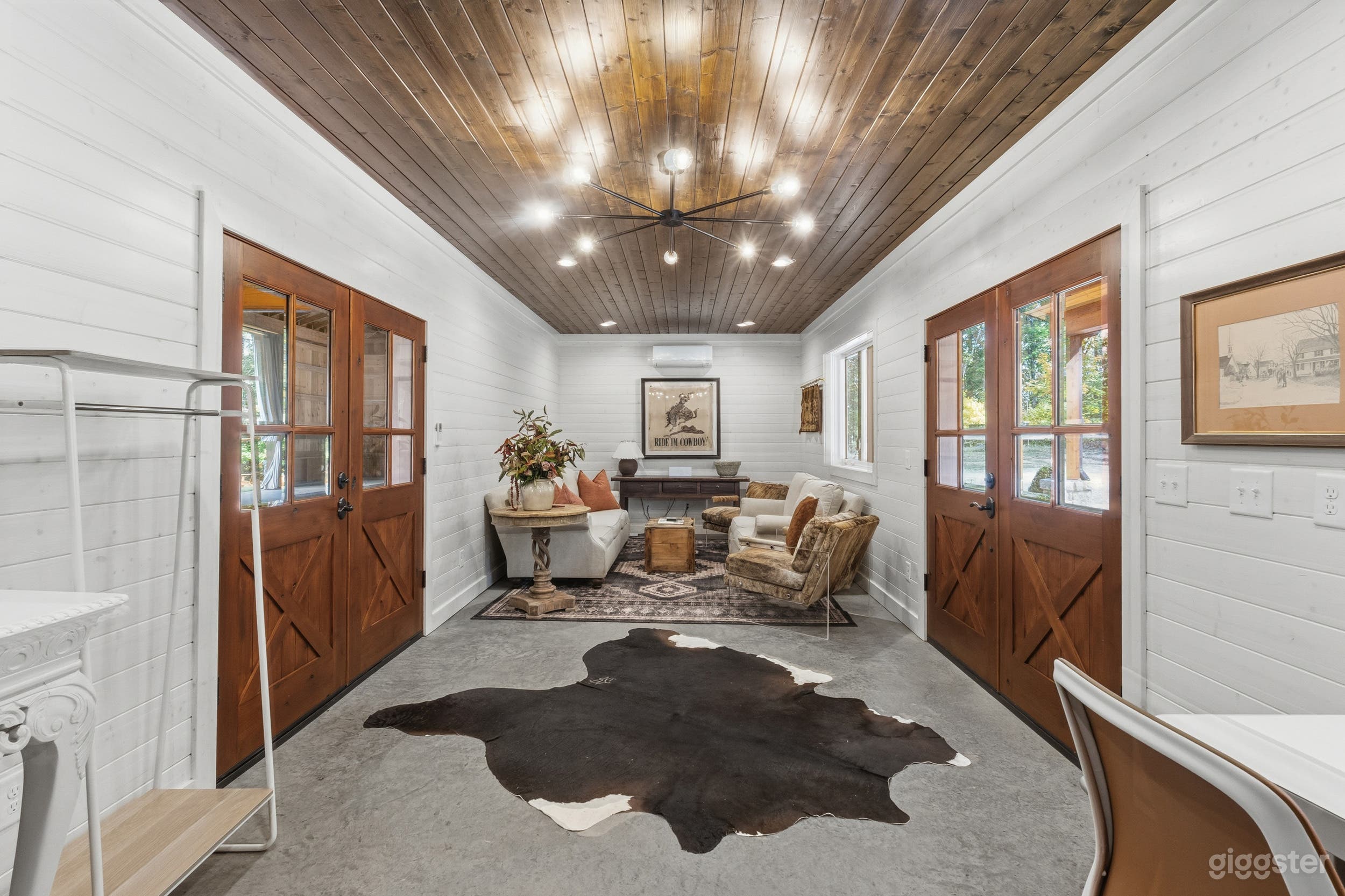 Cinematic Barn Set on 22 Private Acres | Ranch in Franklin Photo 3