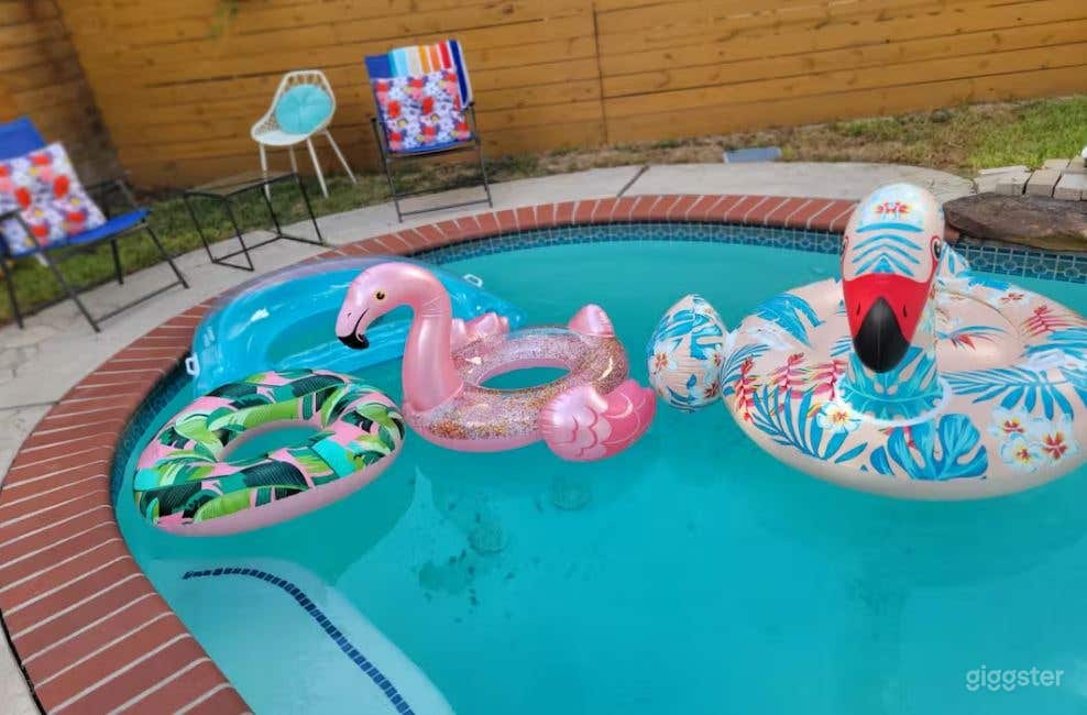 Charming Pool with Strong Jets and Hot Tub Photo 2