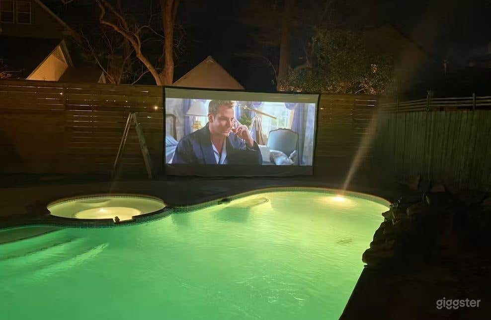 Charming Pool with Strong Jets and Hot Tub Photo 4