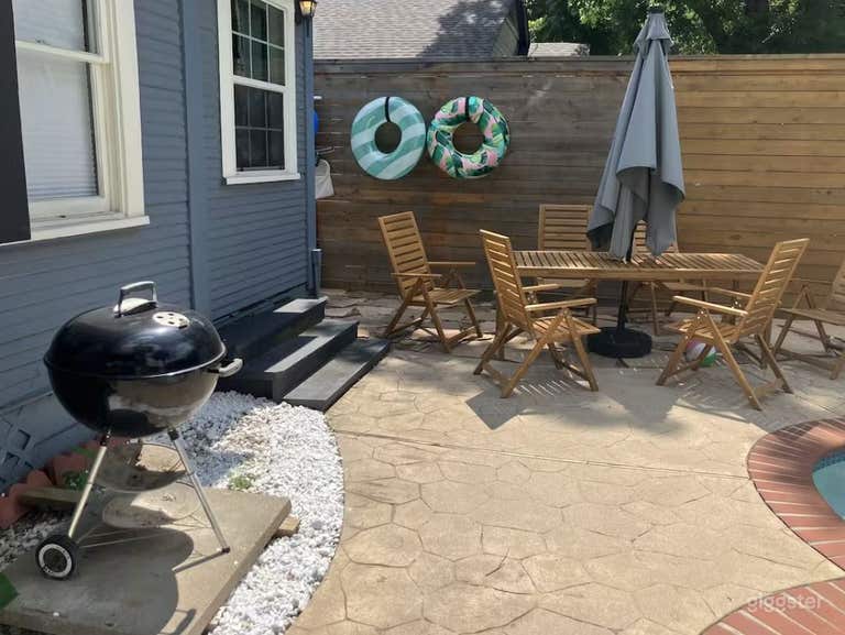  Charming Pool with Strong Jets and Hot Tub 