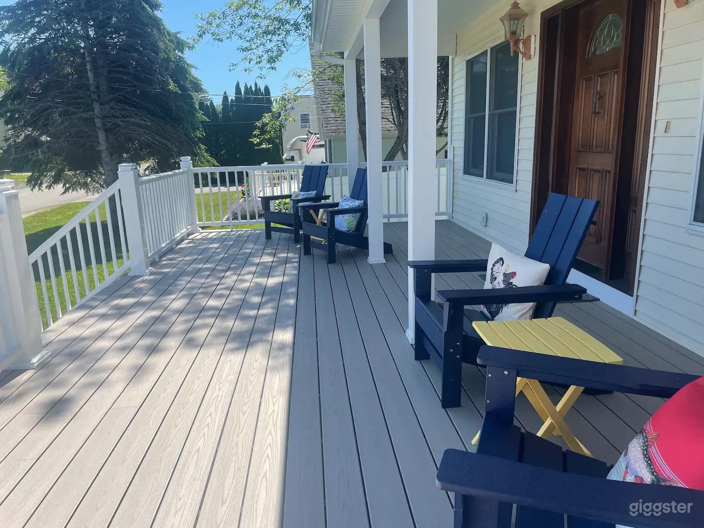 The Razzle Dazzle Beach Getaway House  Photo 3