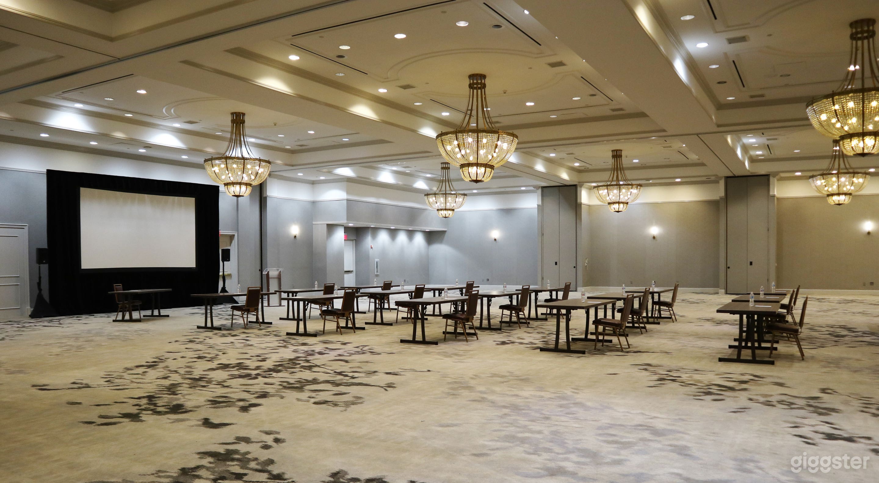 Grand Hotel Ballroom – Elegant & Versatile Event Space Photo 3