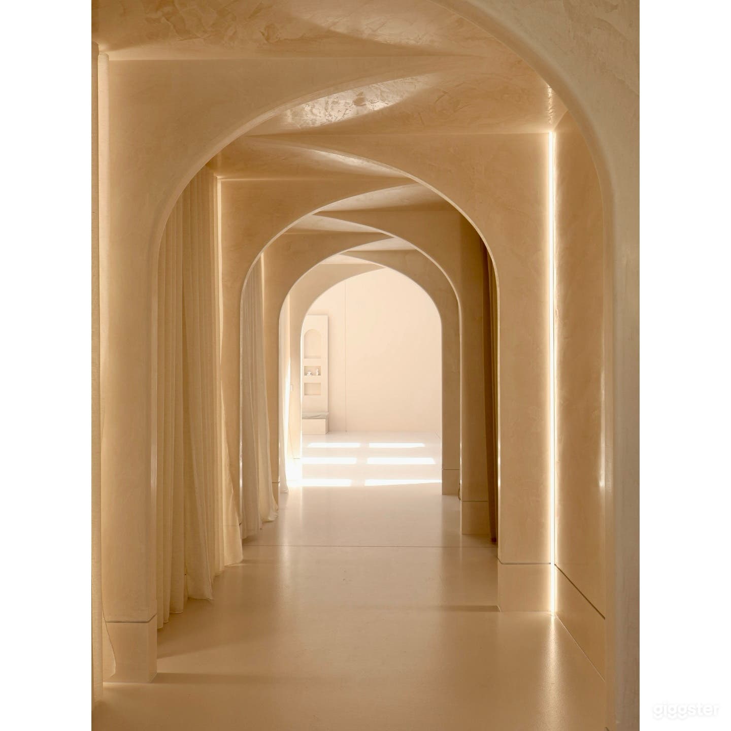 Luxury Arch Studio — Venetian Plaster + Natural Light Photo 3