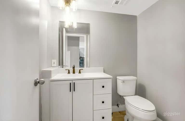  Spacious home in a Historical Neighbor 