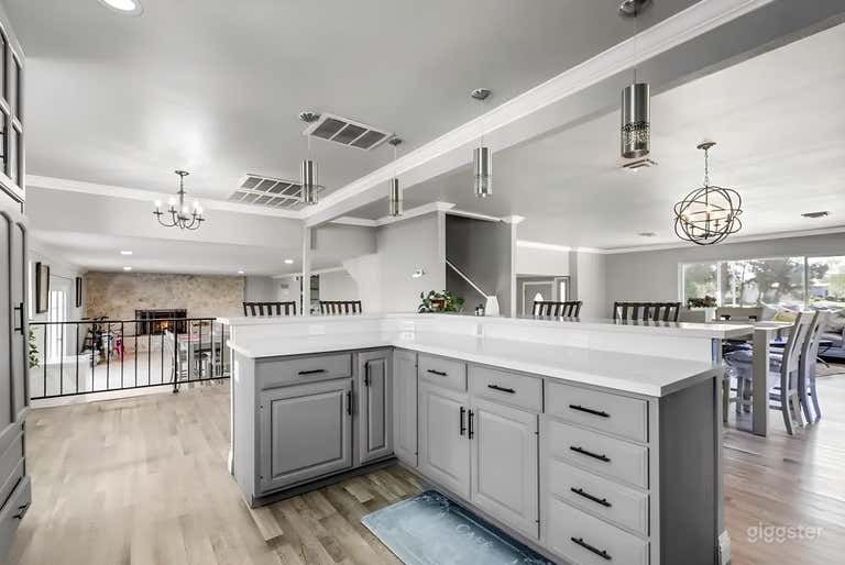  Spacious home in a Historical Neighbor 