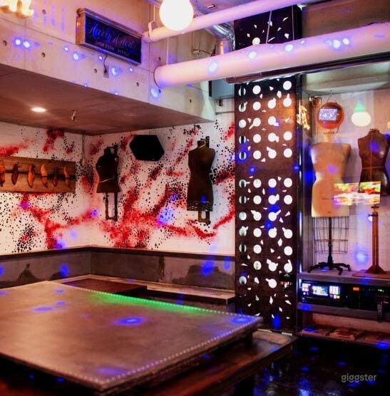 FASHION AVENUE KARAOKE ROOM Photo 1