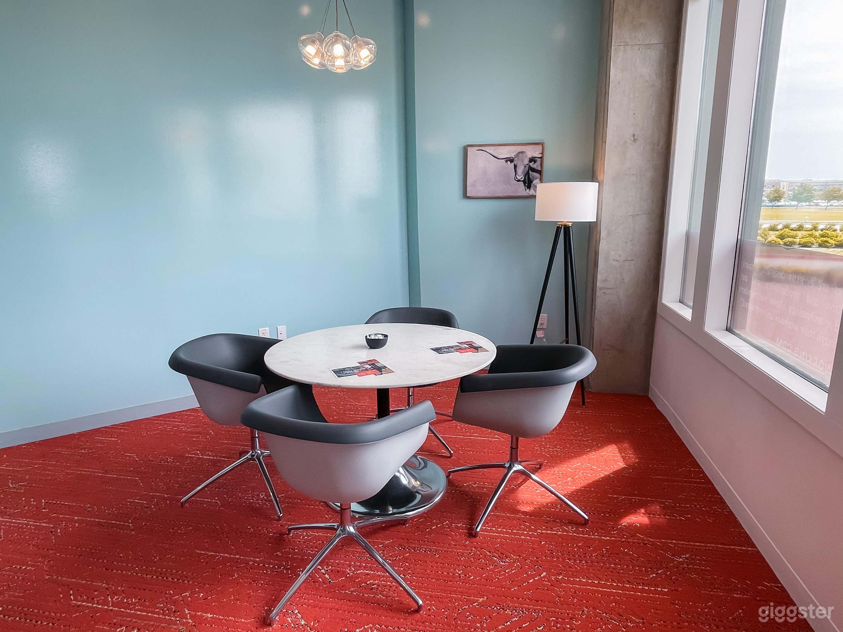 Zoom Room Day Office Photo 1