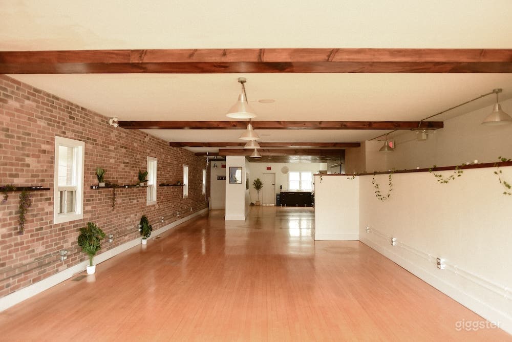Open-concept wellness & event space in the heart of downtown Photo 4
