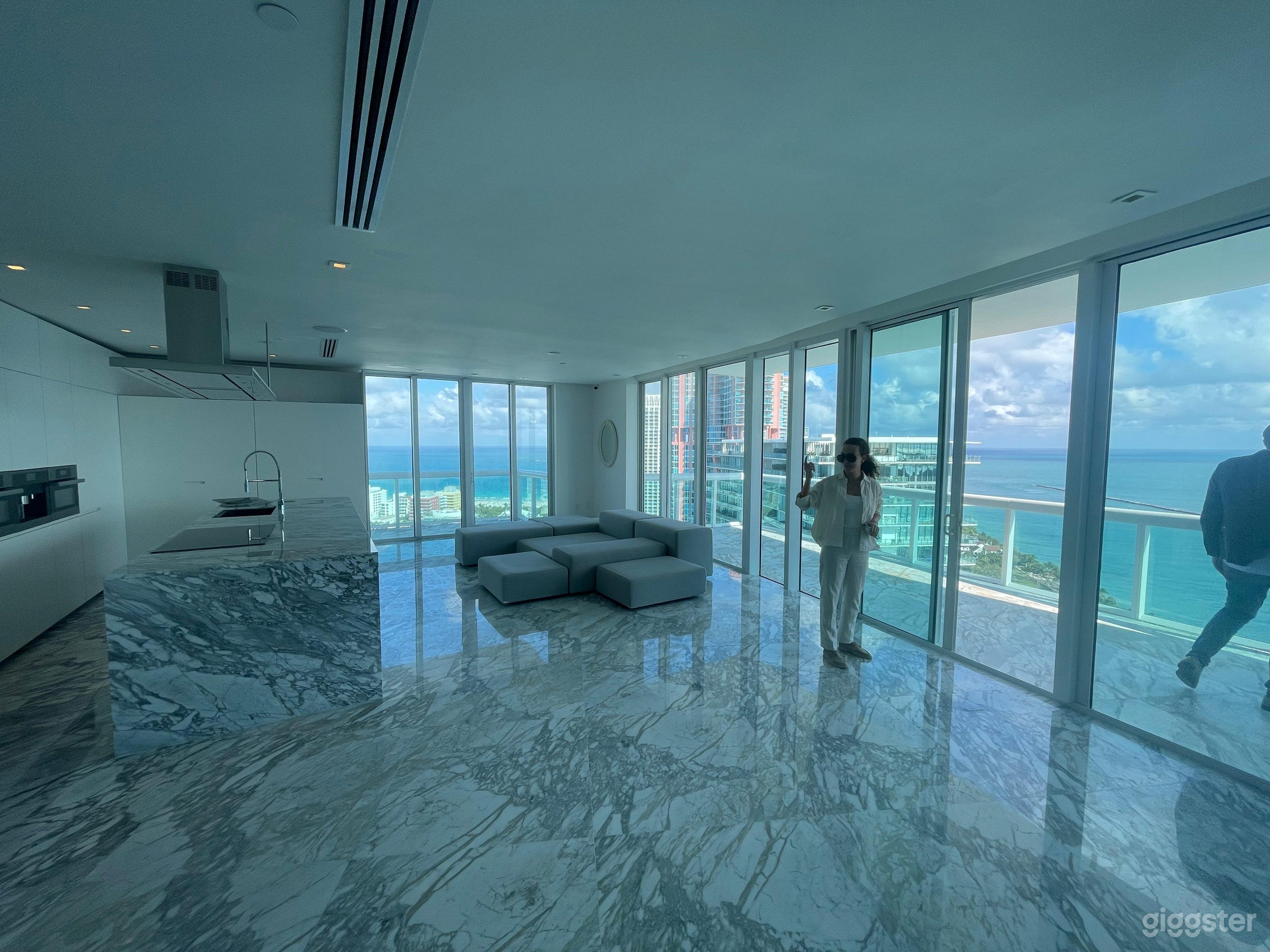 Luxury Penthouse South of Fifth Miami Beach Photo 2