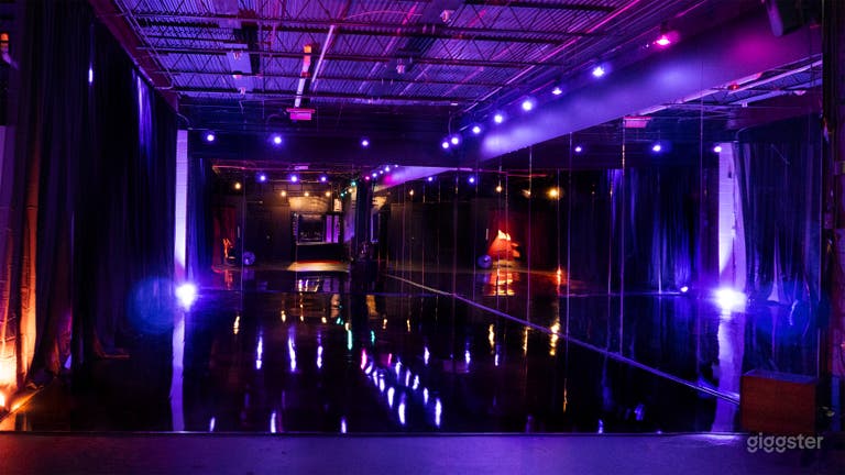  Content & Dance Mirror Immersive Space 