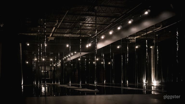  Content & Dance Mirror Immersive Space 