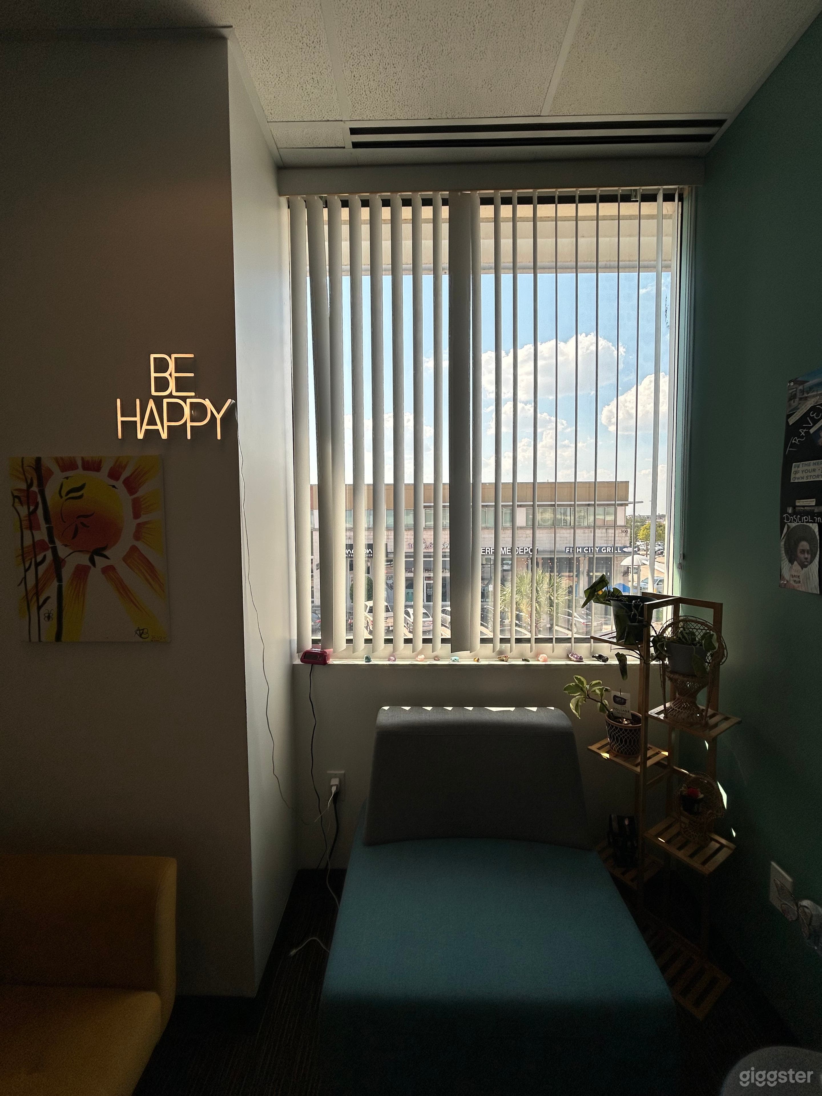 Therapy/Wellness Office Suite – Fully Furnished &amp; Secure Ac Photo 3