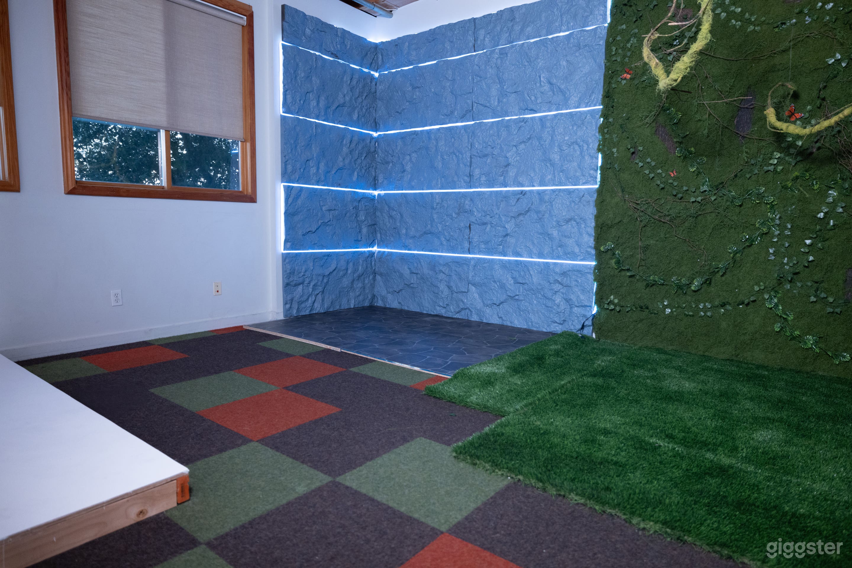 New Cozy Photo Studio located in the heart of Pasadena Photo 1