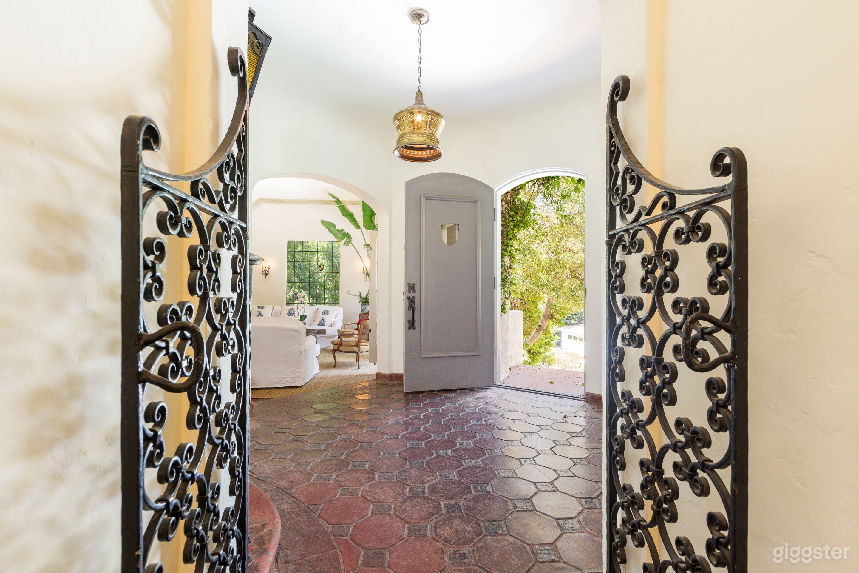 1920s Spanish Home in Beverly Hills Photo 3