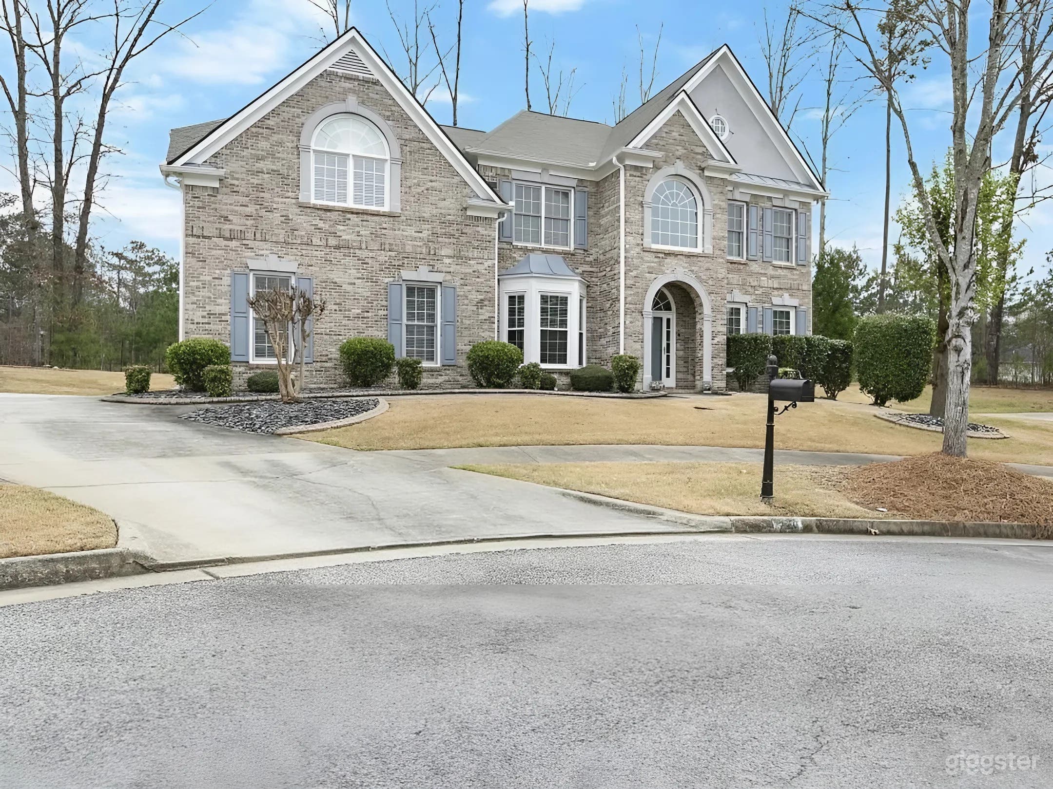 Sunny Suburban Home Photo 1