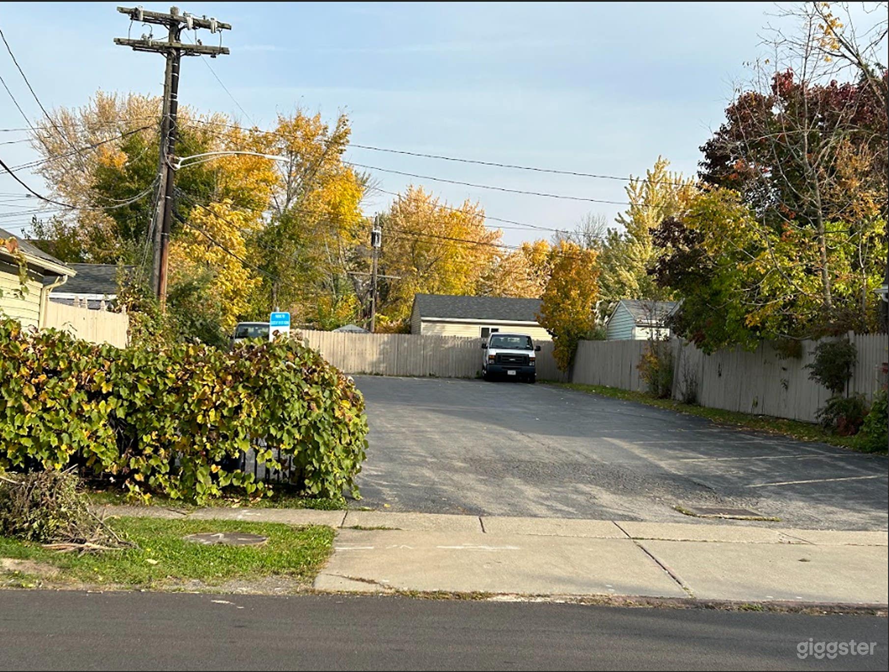 Versatile Outdoor Space &amp; Parking Area Photo 1