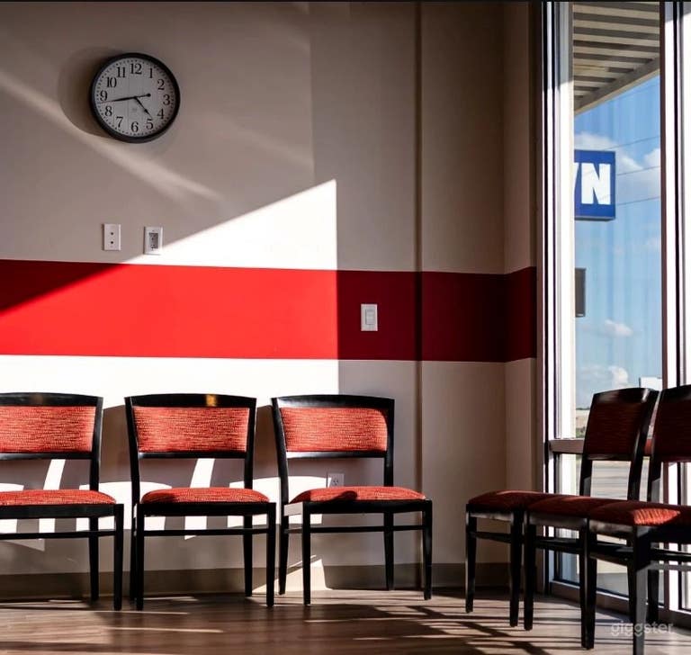  Comfortable Conference Room in Houston TX 