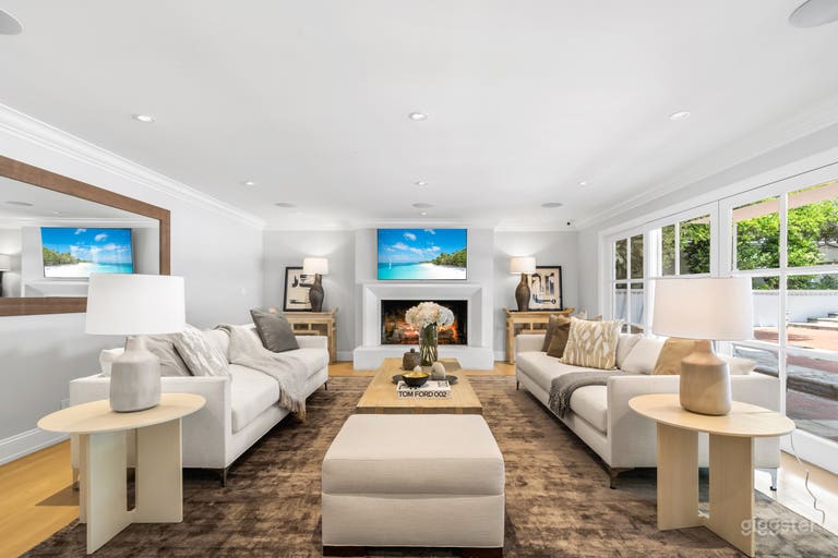  SIERRA BEVERLY VILLA: LUXE CHARM & VERSATILE HOME 