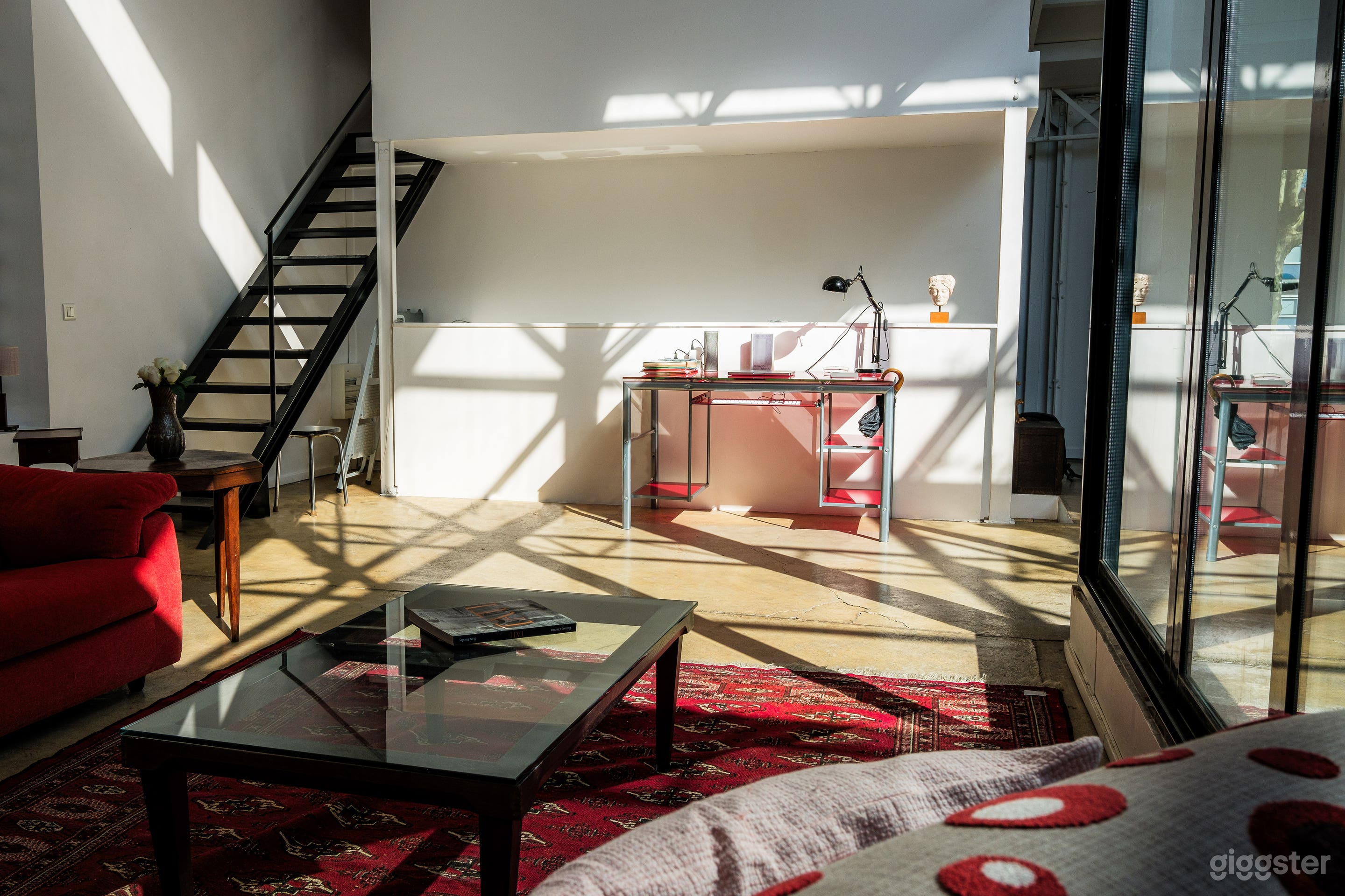 Photo de Loft rare et magnifique avec des espaces de vie et de travail spacieux et pratiques ! 3
