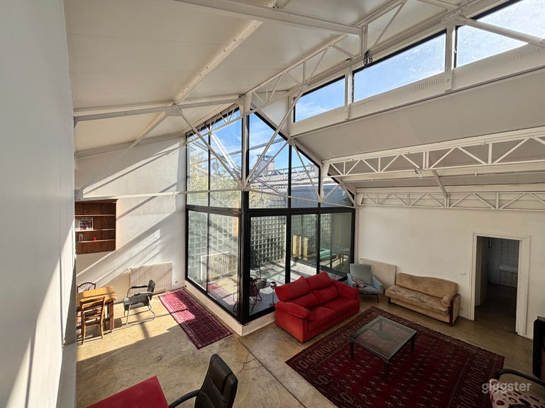  Loft rare et magnifique avec des espaces de vie et de travail spacieux et pratiques ! 