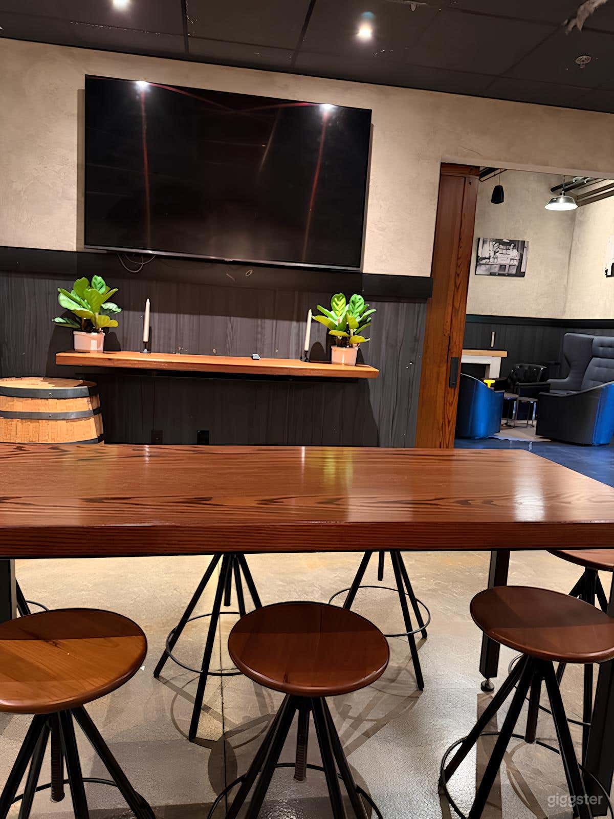 Derby Room - Durham Photo 4