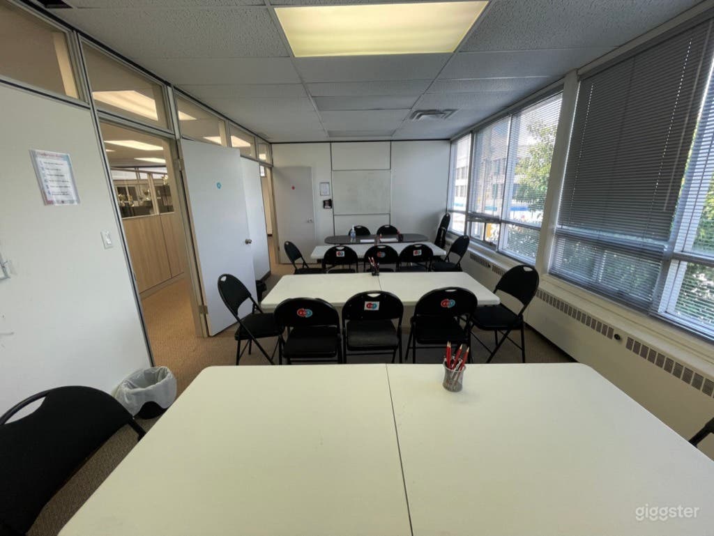 Bright &amp; Spacious Office Space in Kitsilano Photo 1