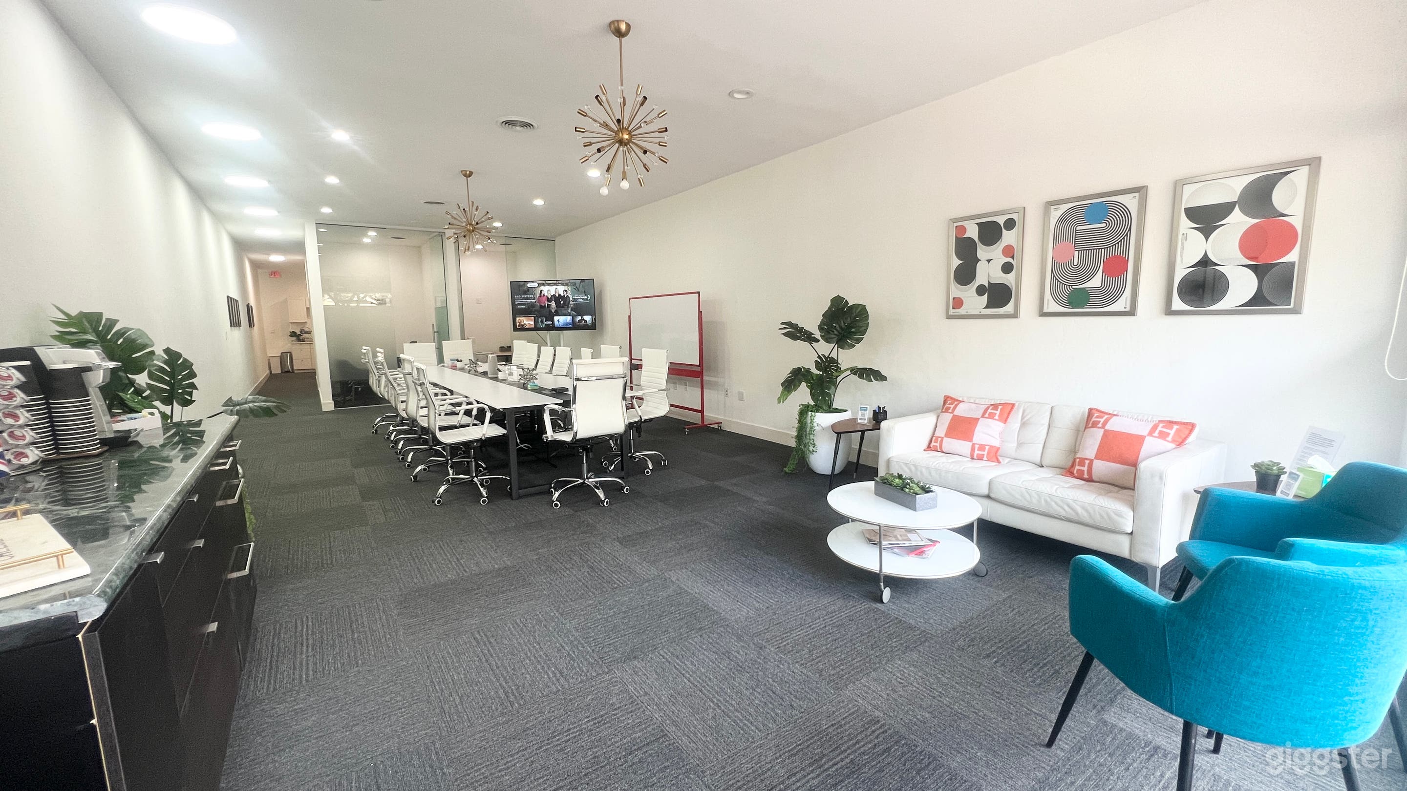 The Hub for Modern Meeting in downtown SM Photo 1