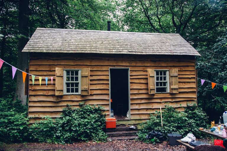  Gorgeous Woodland Cabin 