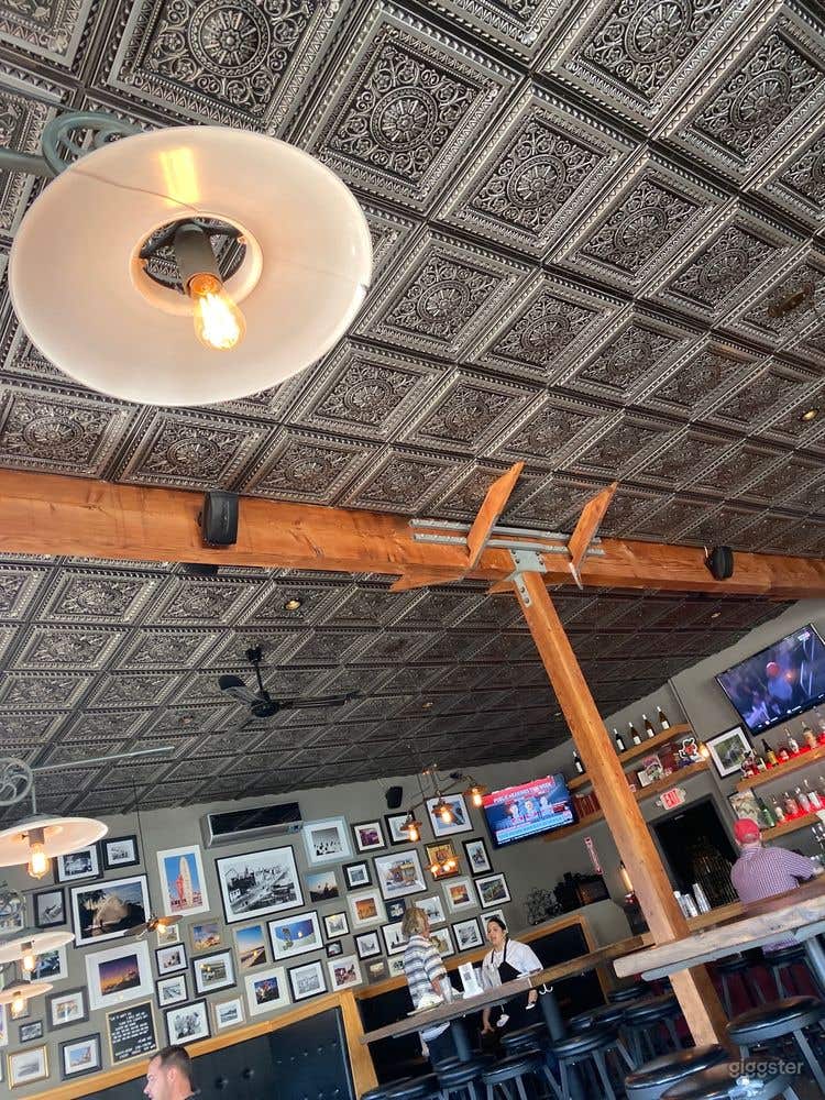  Unique Spacious Restaurant & Bar in Santa Monica 