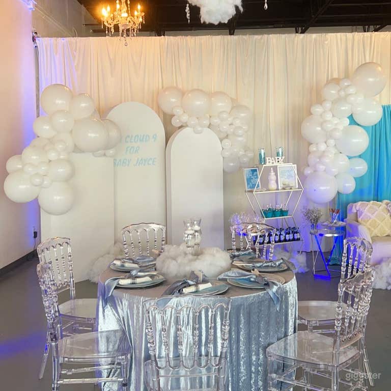  2200 SQFT Floral Room 