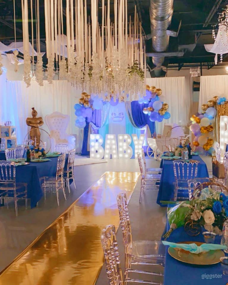  2200 SQFT Floral Room 