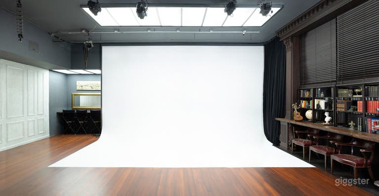  Cyclorama wall 