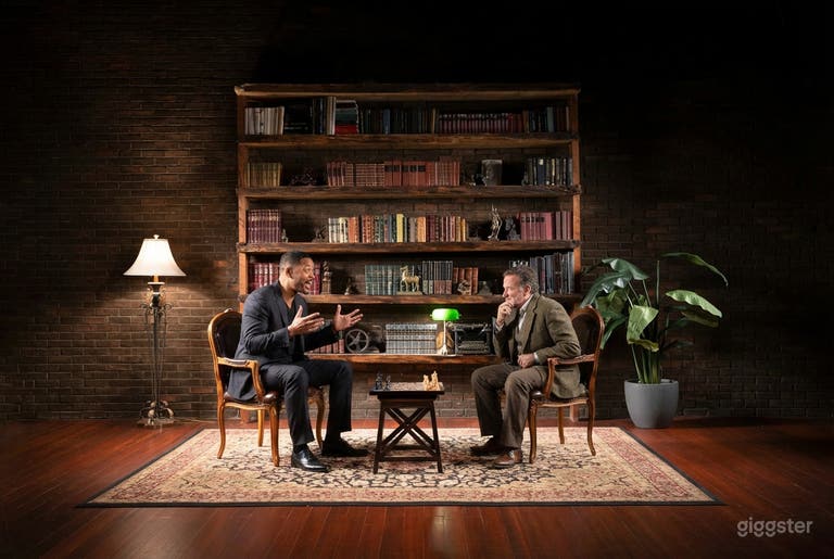  Cabinet library studio with Cyclorama 