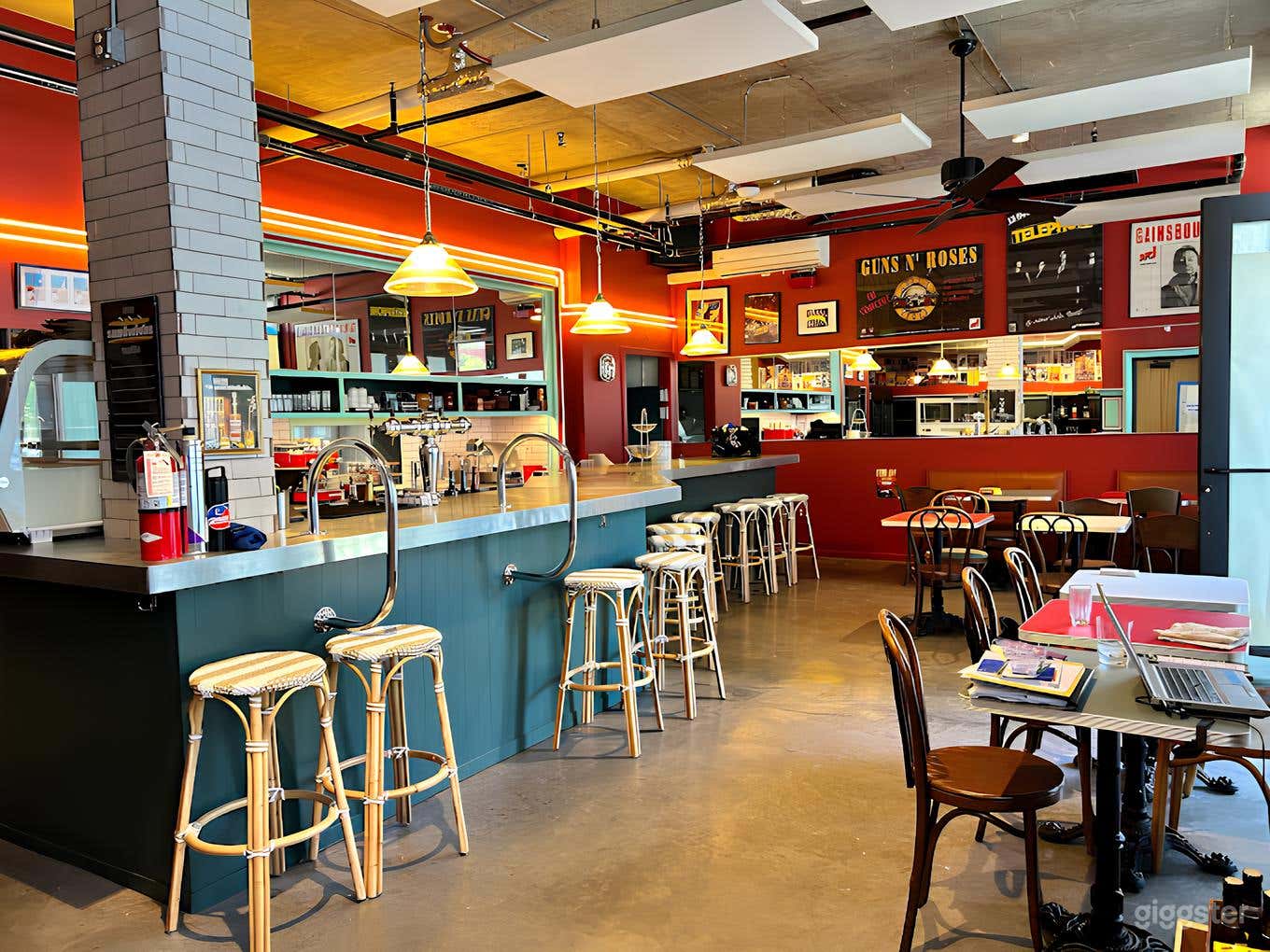 French Café with Cocktail Bar Photo 1