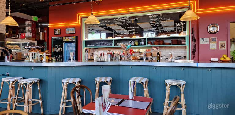  French Café with Cocktail Bar 