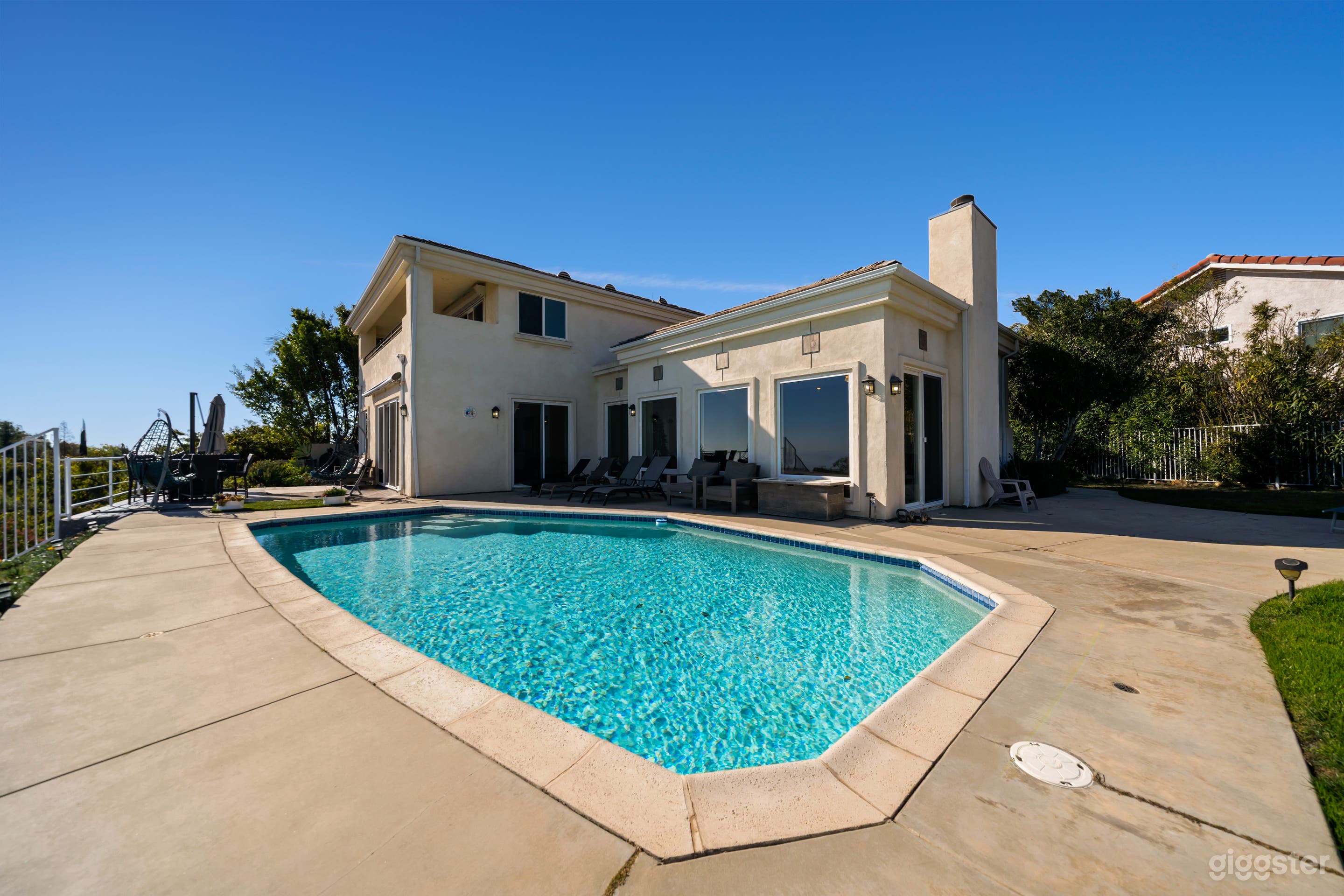 MALIBU OCEANVIEW HOME - IDEAL FOR PRODUCTIONS Photo 2