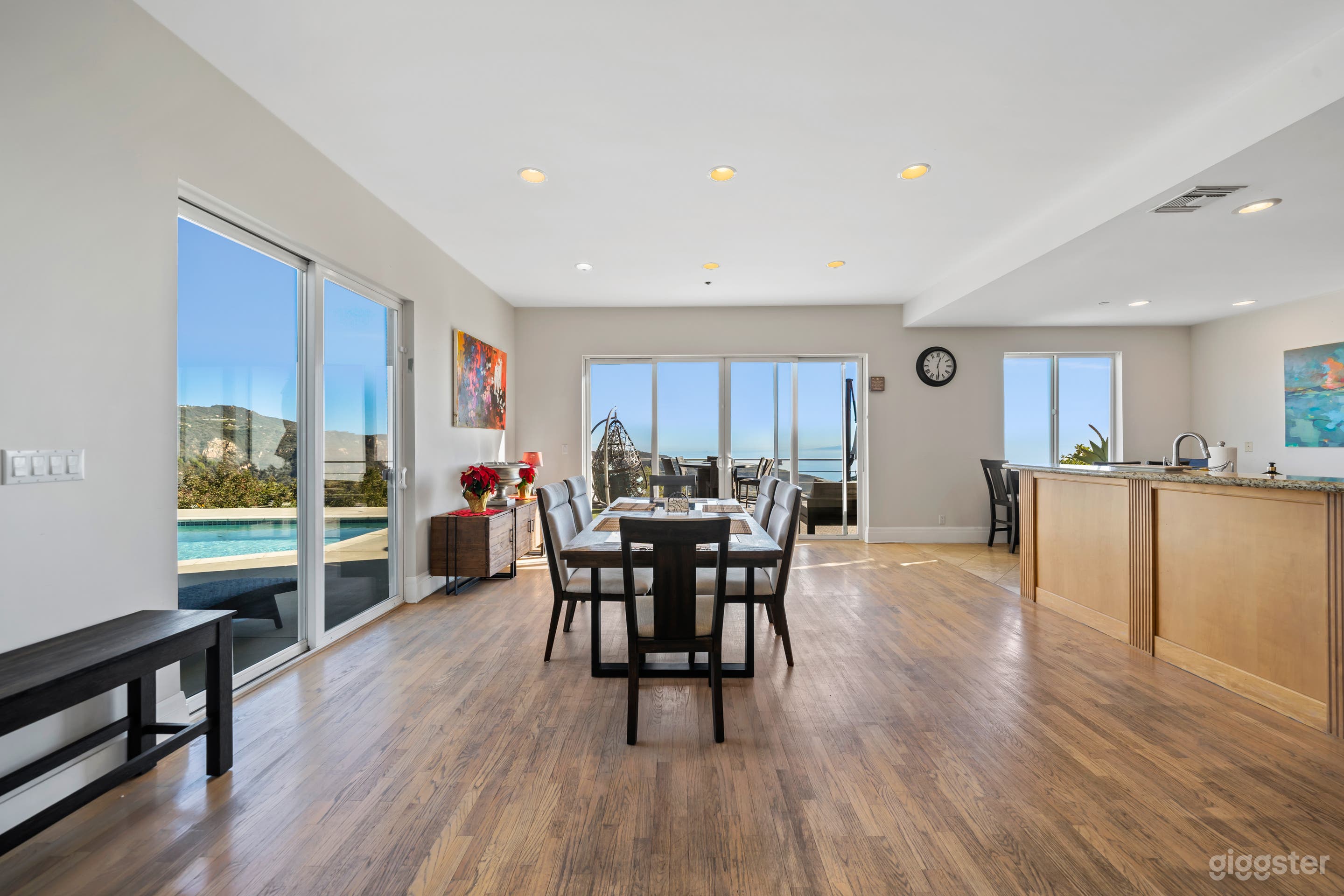 MALIBU OCEANVIEW HOME - IDEAL FOR PRODUCTIONS Photo 3