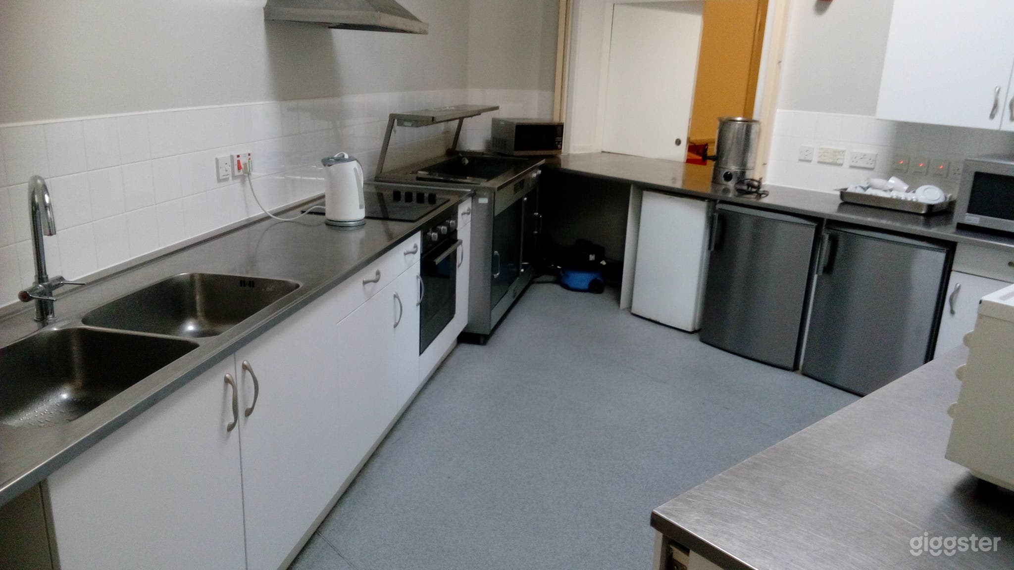 Harry Caddick Centre/ valid Photo 3